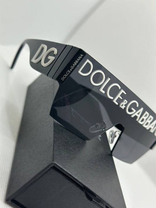 Black DG